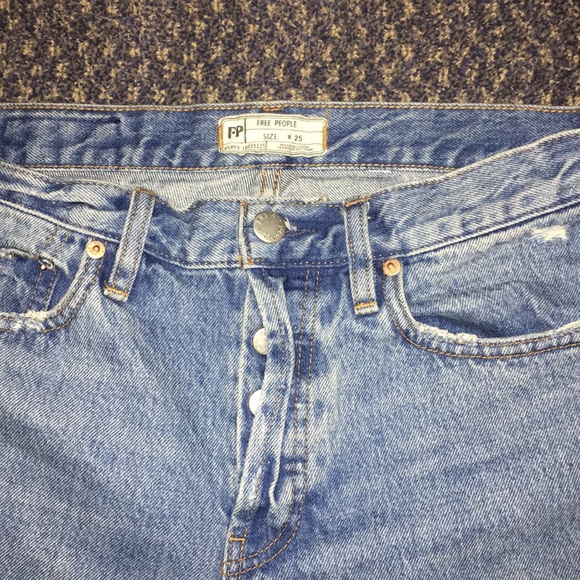 FREE PEOPLE CROPPED BOYFRIEND DISTRESSED JEANS - Picture 2 of 3